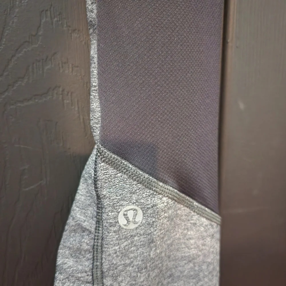 Lululemon Sz. 4 Heathered Black Speed Crop Legging